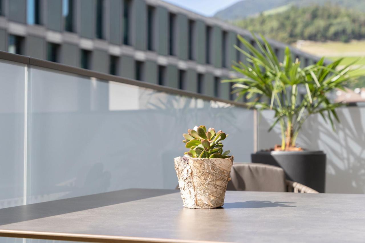 Nice Living Neue- Moderne Apartments Im Herzen Von Brixen - Kostenlose Brixencard - Ideal Fuer Familien, Paare, Geschaeftsreisende Und Allen Urlaubs Hungrigen ภายนอก รูปภาพ