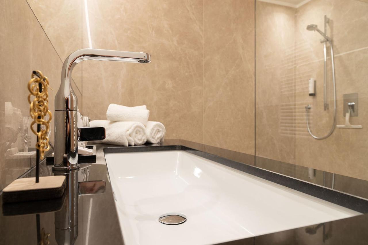 Nice Living Neue- Moderne Apartments Im Herzen Von Brixen - Kostenlose Brixencard - Ideal Fuer Familien, Paare, Geschaeftsreisende Und Allen Urlaubs Hungrigen ภายนอก รูปภาพ